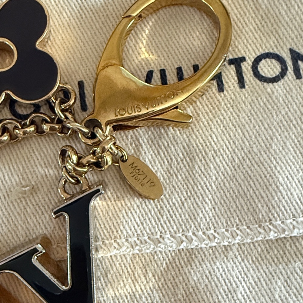 Louis Vuitton Gold and Black Floral Key Holder - Picture 11 of 11
